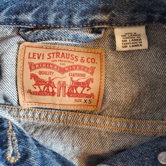 Levi’s Women’s Denim Jacket XS Blue Medium Wash Cotton Vintage Y2K Brass Stars - Picture 5 of 9